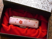 かわいい鎌倉彫風「繁盛箱」。